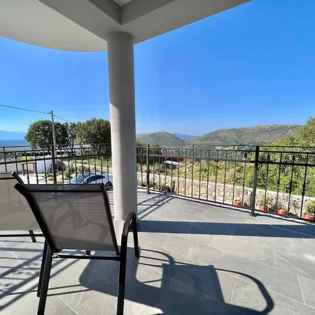 Villa With Pool 45802