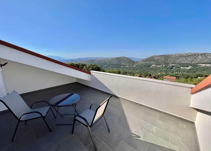 Villa With Pool 45802